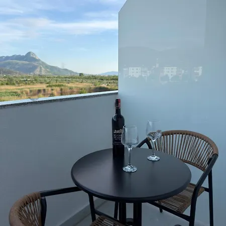 Petro And View Hotel